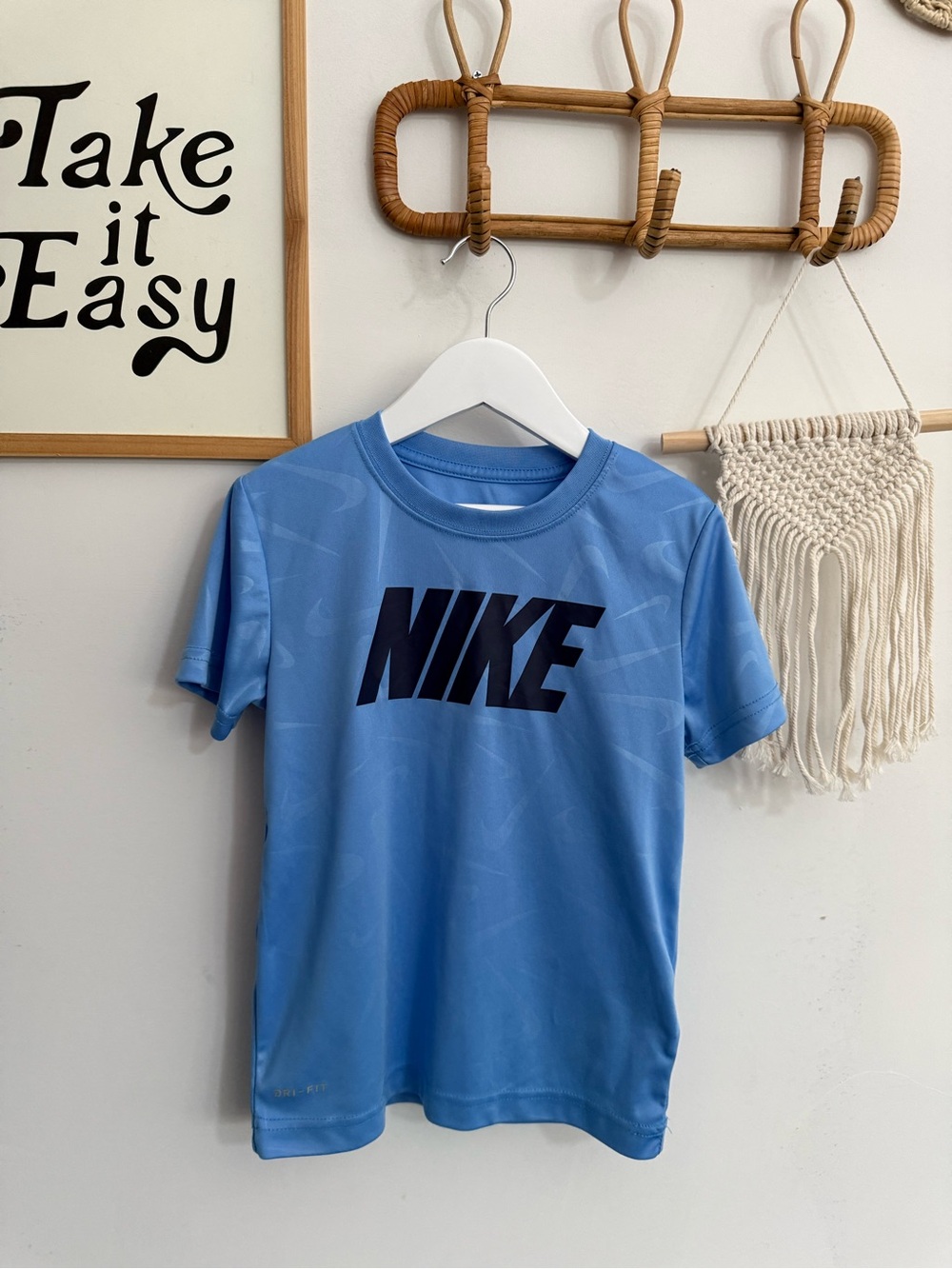 Nike 6-7y dri fit all over logo tee